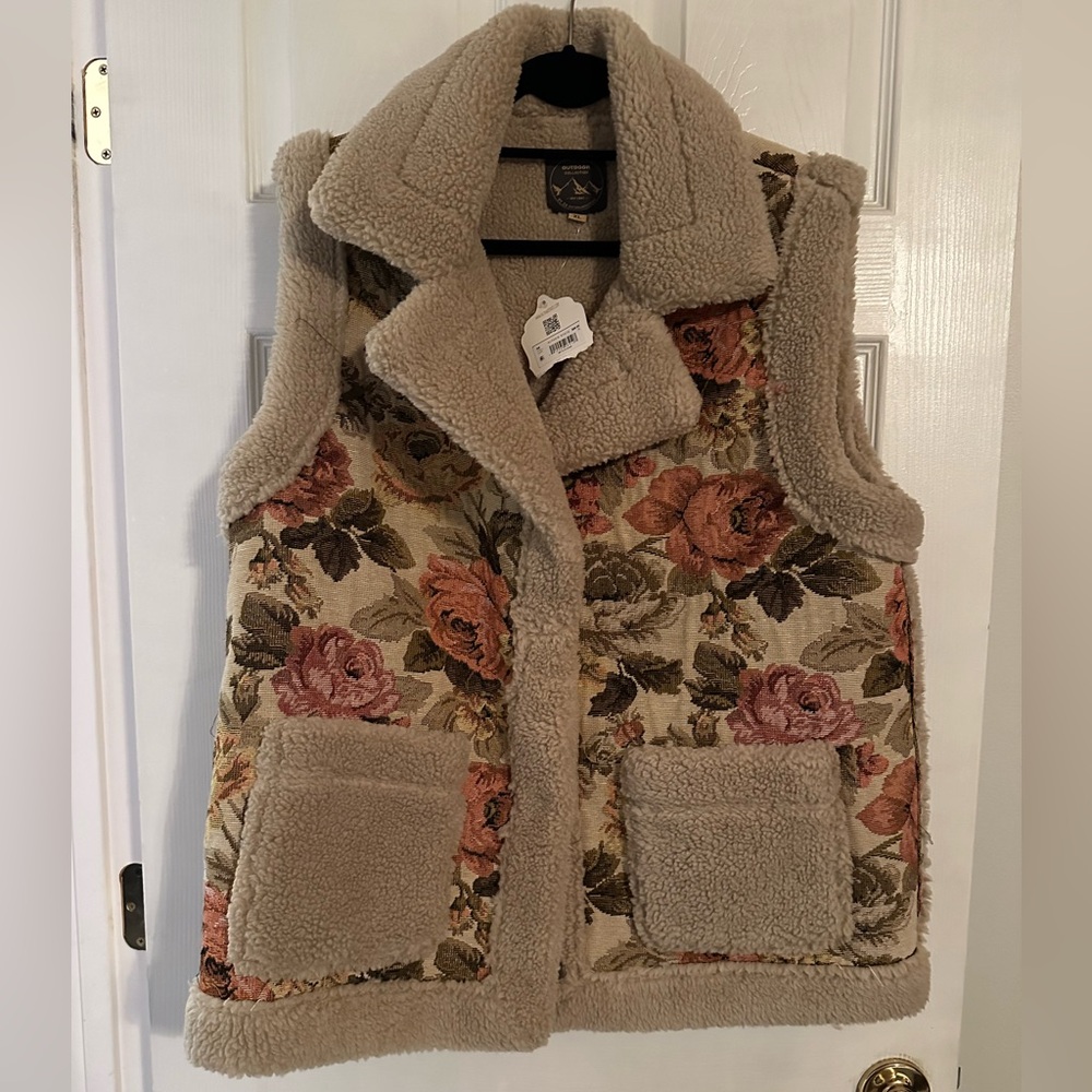 Altar’d State Floral and Sherpa Vest